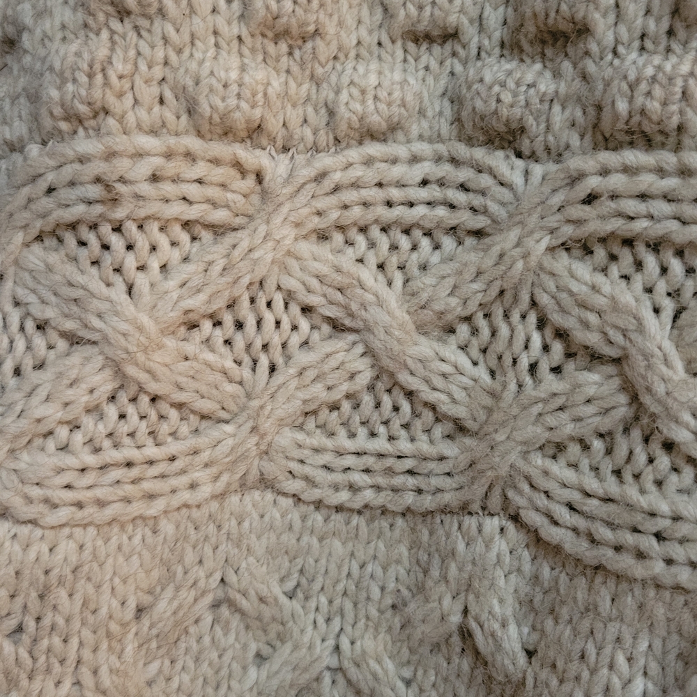 Women's Knit Vest with Faux Fur Collar - Picture 4 of 9